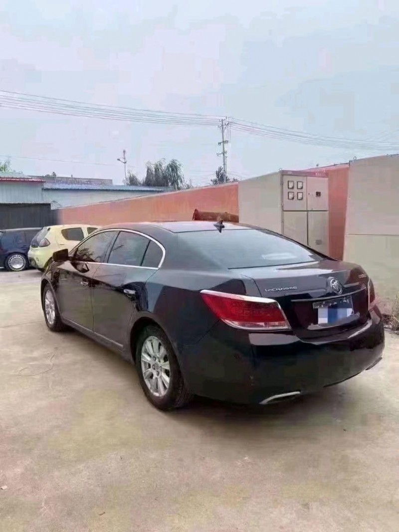 北京11年别克君越8