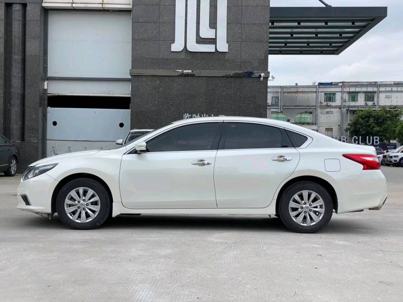 東莞17年日產天籟6