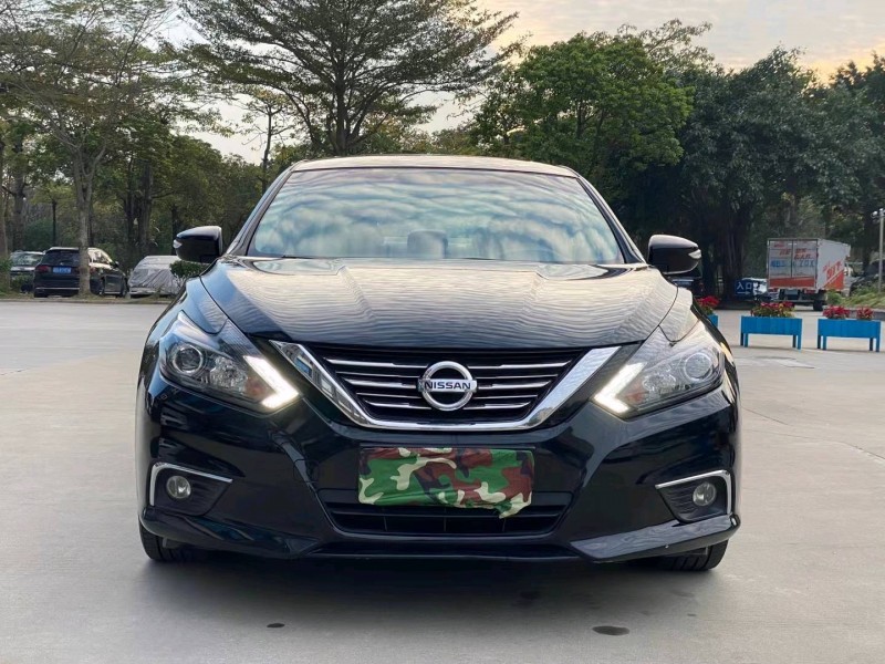 東莞17年日產天籟1