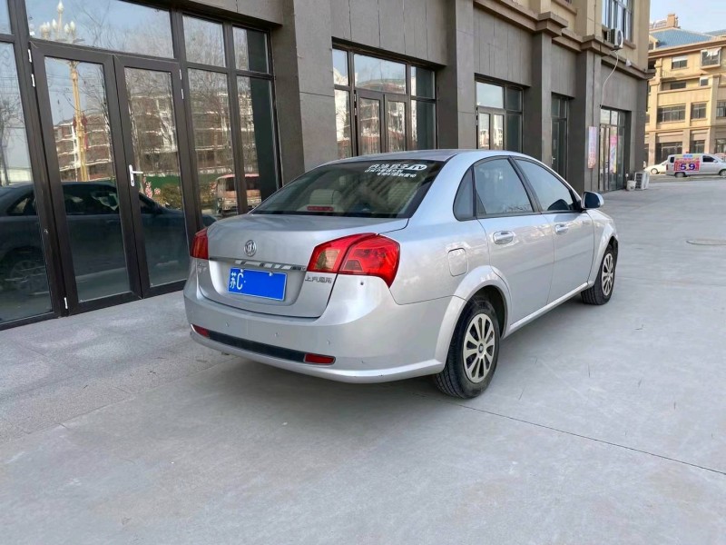 徐州16年别克凯越6