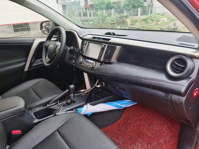 邵陽13年豐田RAV4榮放7