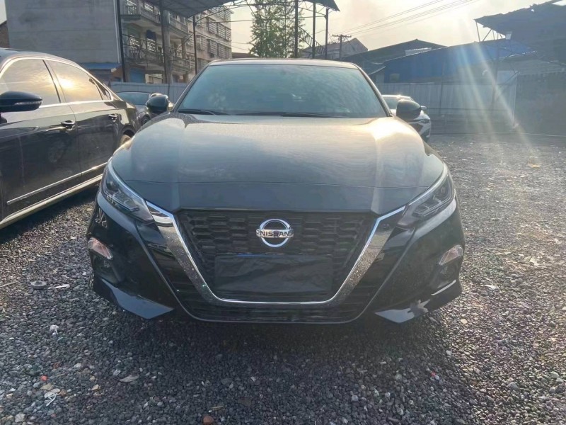 婁底20年日產天籟7