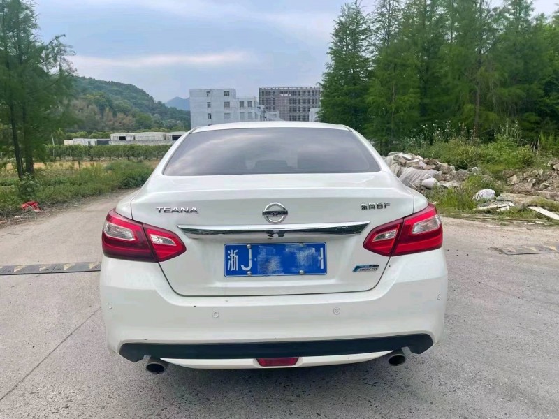 紹興18年日產天籟8
