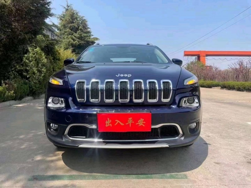 東營16年Jeep自由光7