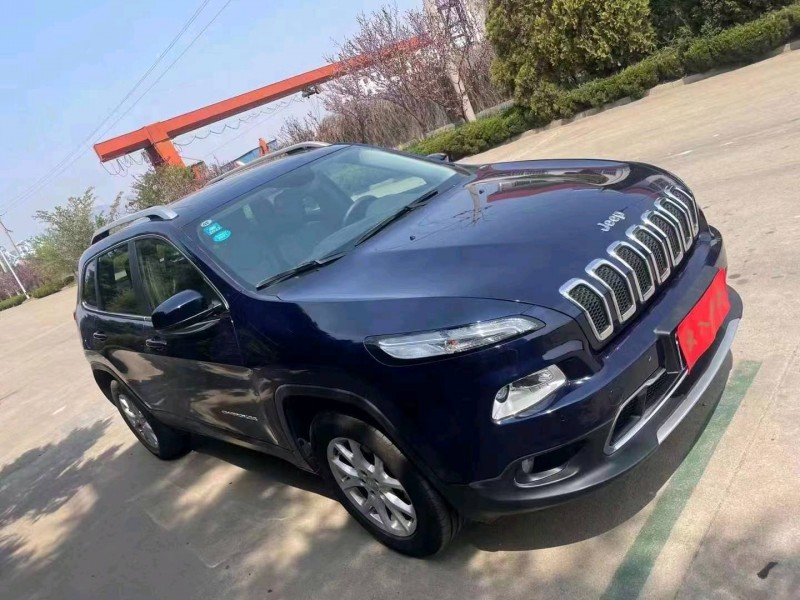 東營16年Jeep自由光6