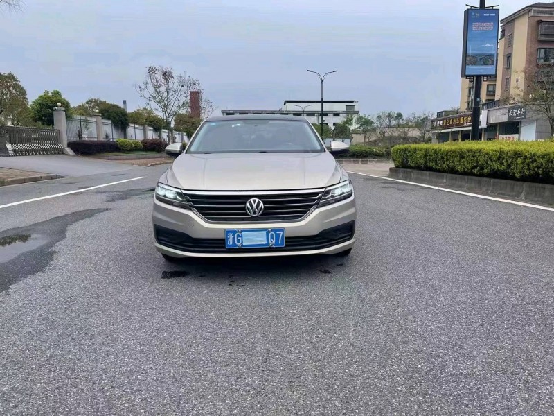 嘉興19年大眾朗逸9