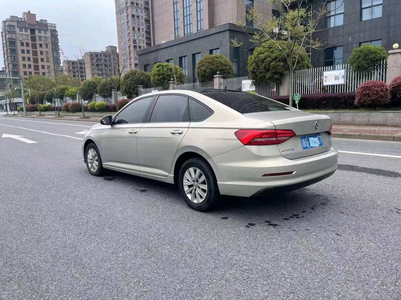 嘉興19年大眾朗逸3