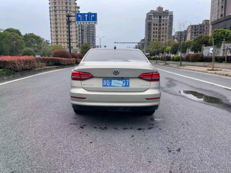嘉興19年大眾朗逸1
