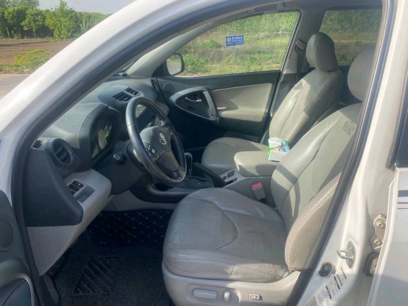 鄂州11年豐田RAV4榮放4