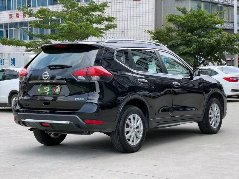 東莞21年日產奇駿8