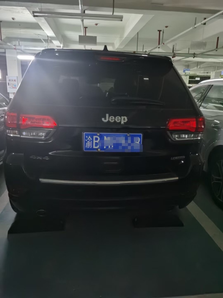 重慶15年Jeep大切諾基3