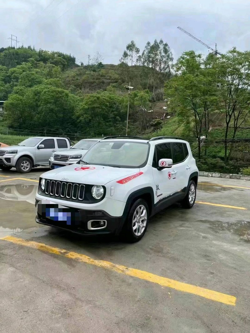 重慶17年Jeep自由俠2