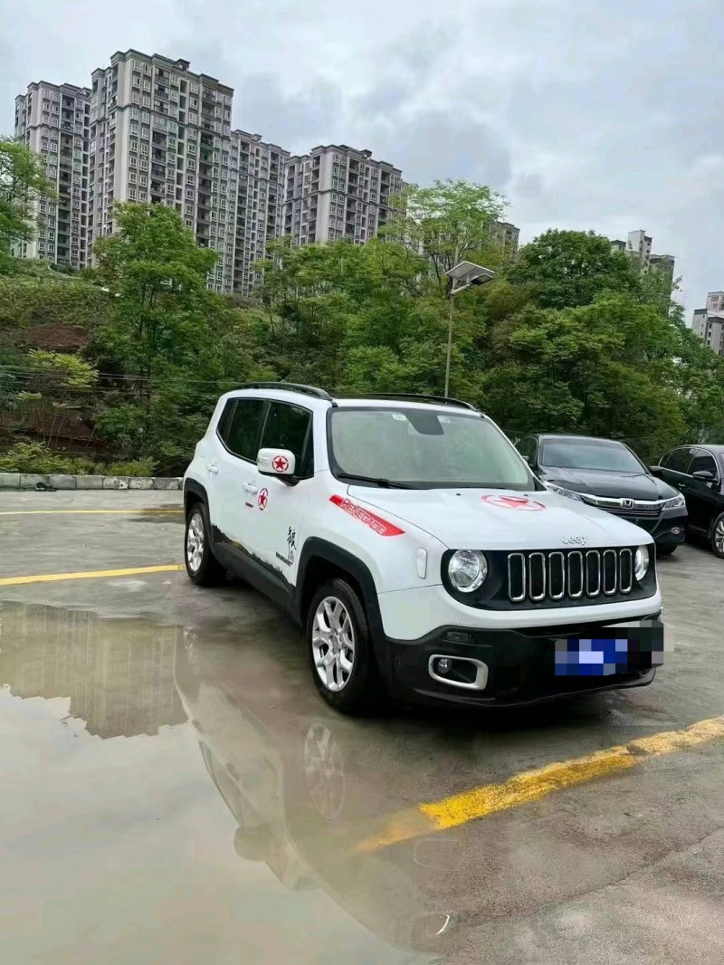 重慶17年Jeep自由俠3