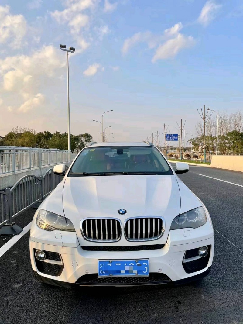 上海13年寶馬X61