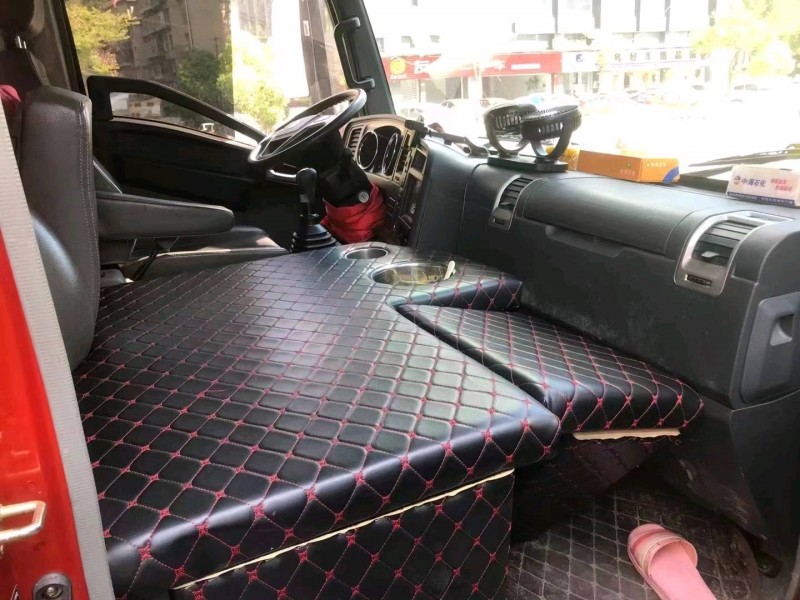 廈門20年卡車系列重汽豪沃6