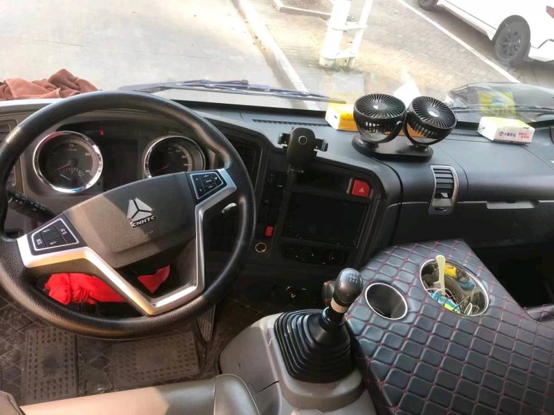 廈門20年卡車系列重汽豪沃5