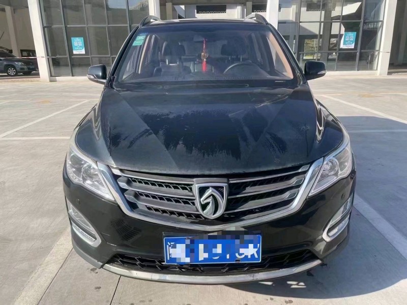廈門16年寶駿5601