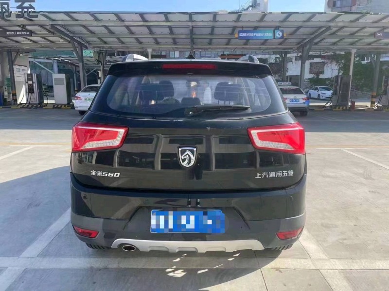 廈門16年寶駿5609