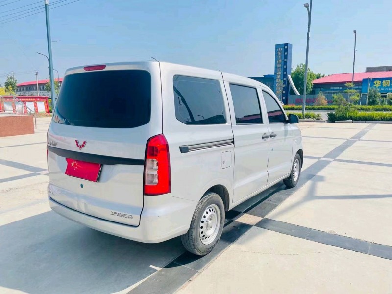 煙臺20年五菱汽車宏光9