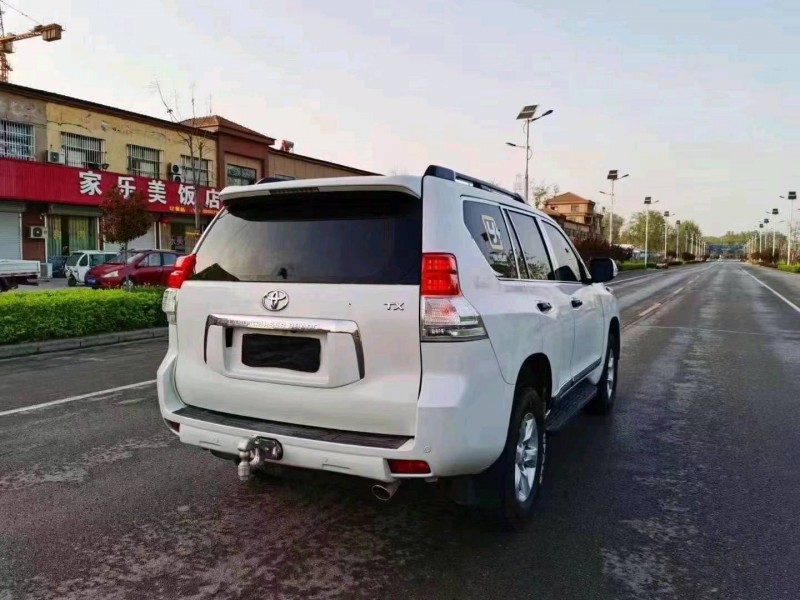 北京11年丰田普拉多4