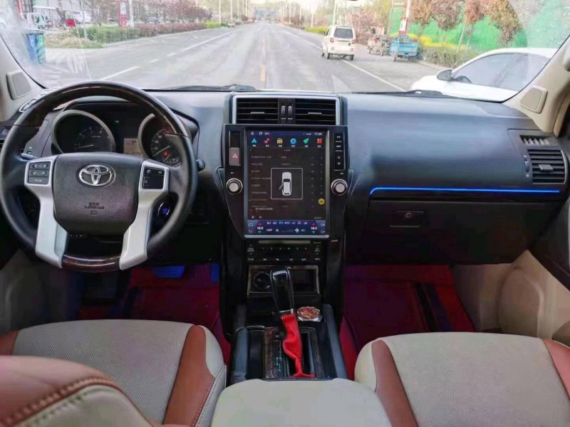 北京11年丰田普拉多8