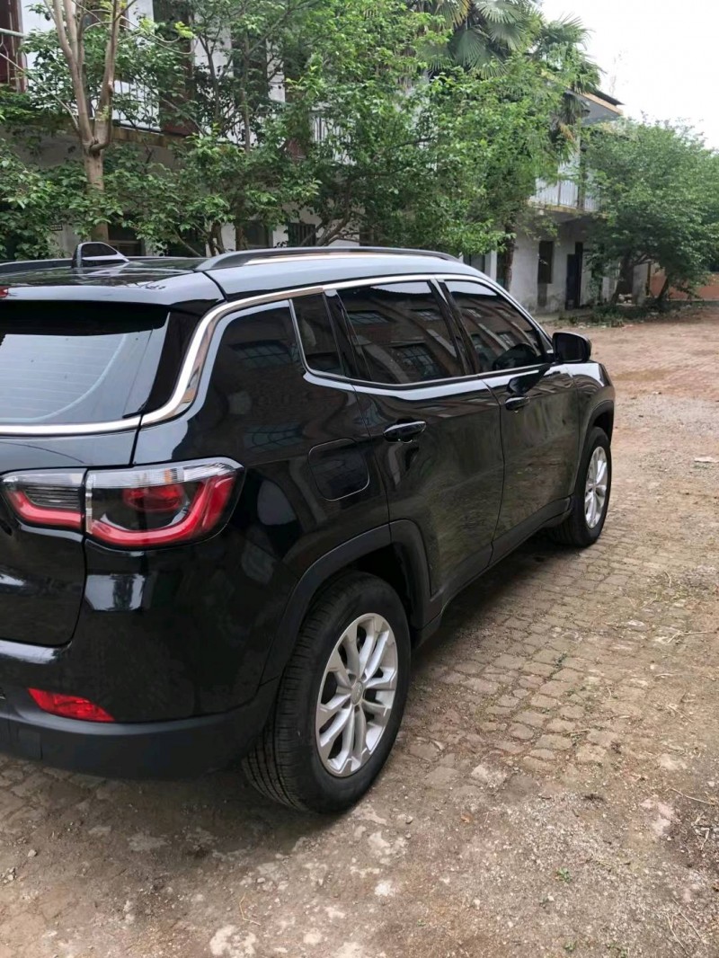 洛陽21年Jeep指南者8