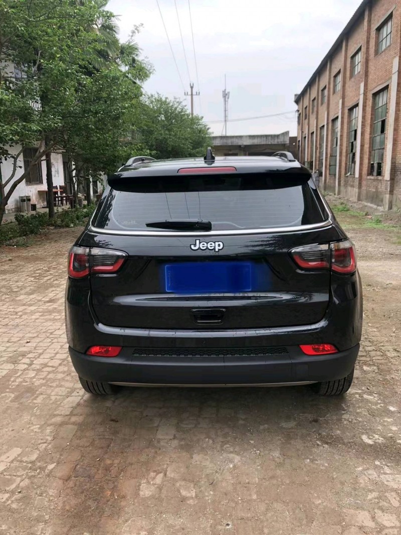 洛陽21年Jeep指南者9
