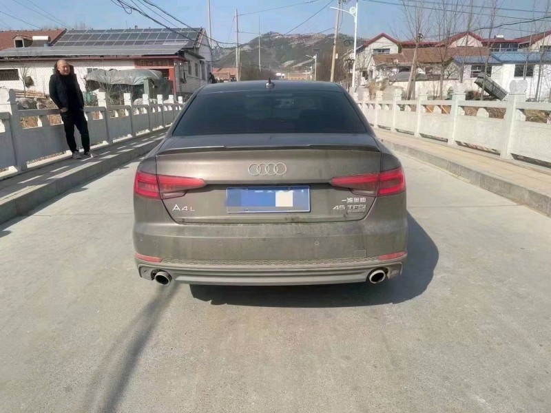煙臺17年奧迪A4L9
