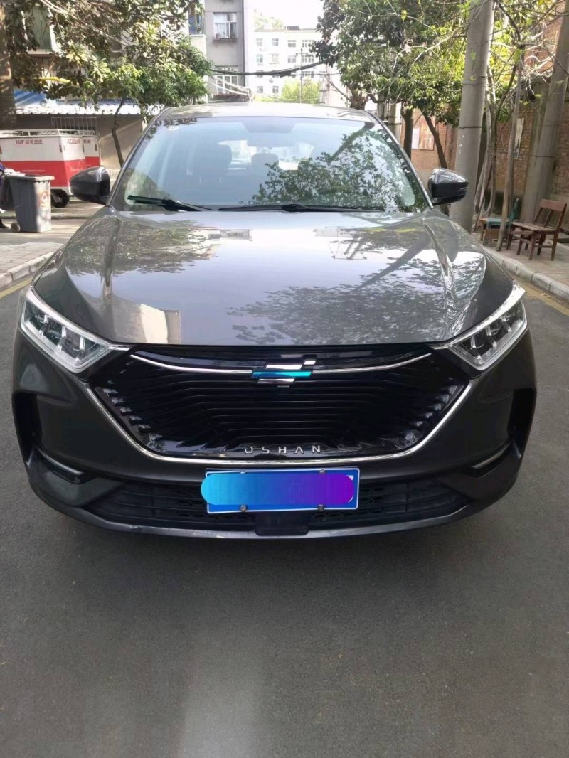 北京20年長安汽車歐尚7