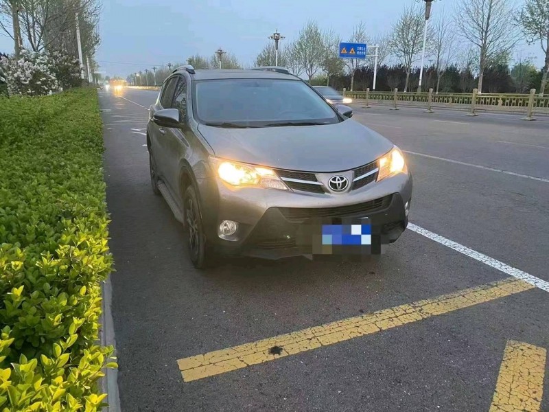 保定16年豐田RAV4榮放1