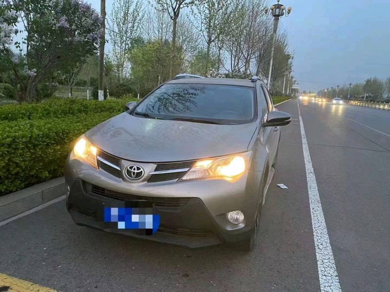 保定16年豐田RAV4榮放2