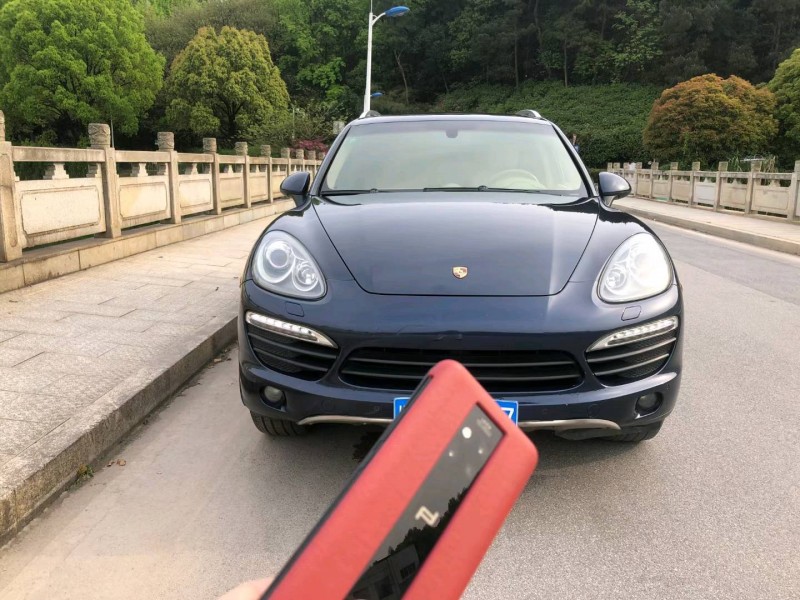 綿陽13年保時捷卡宴1