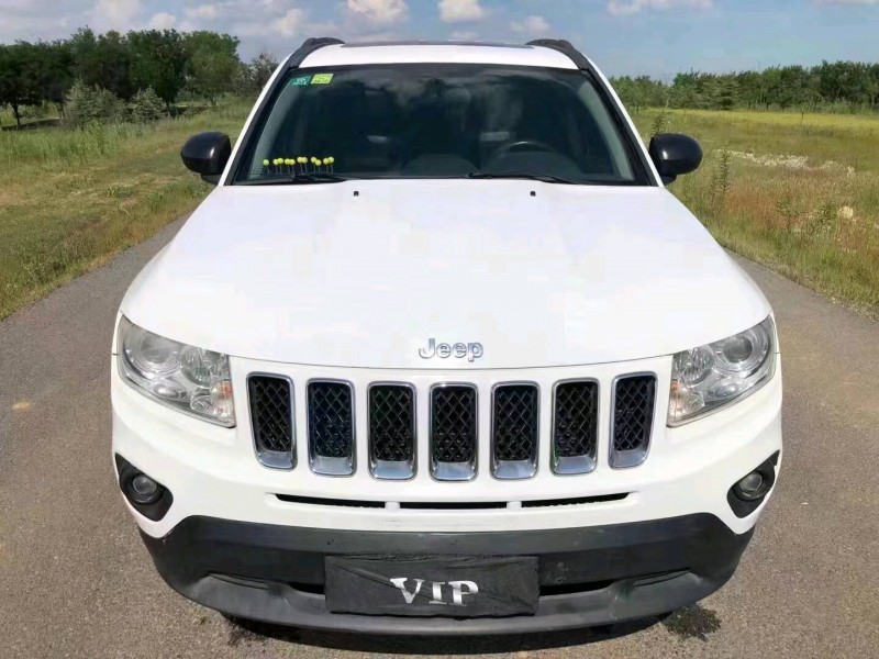 煙臺12年Jeep指南者1
