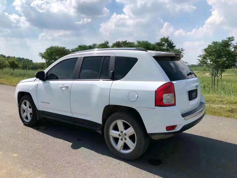 煙臺12年Jeep指南者4