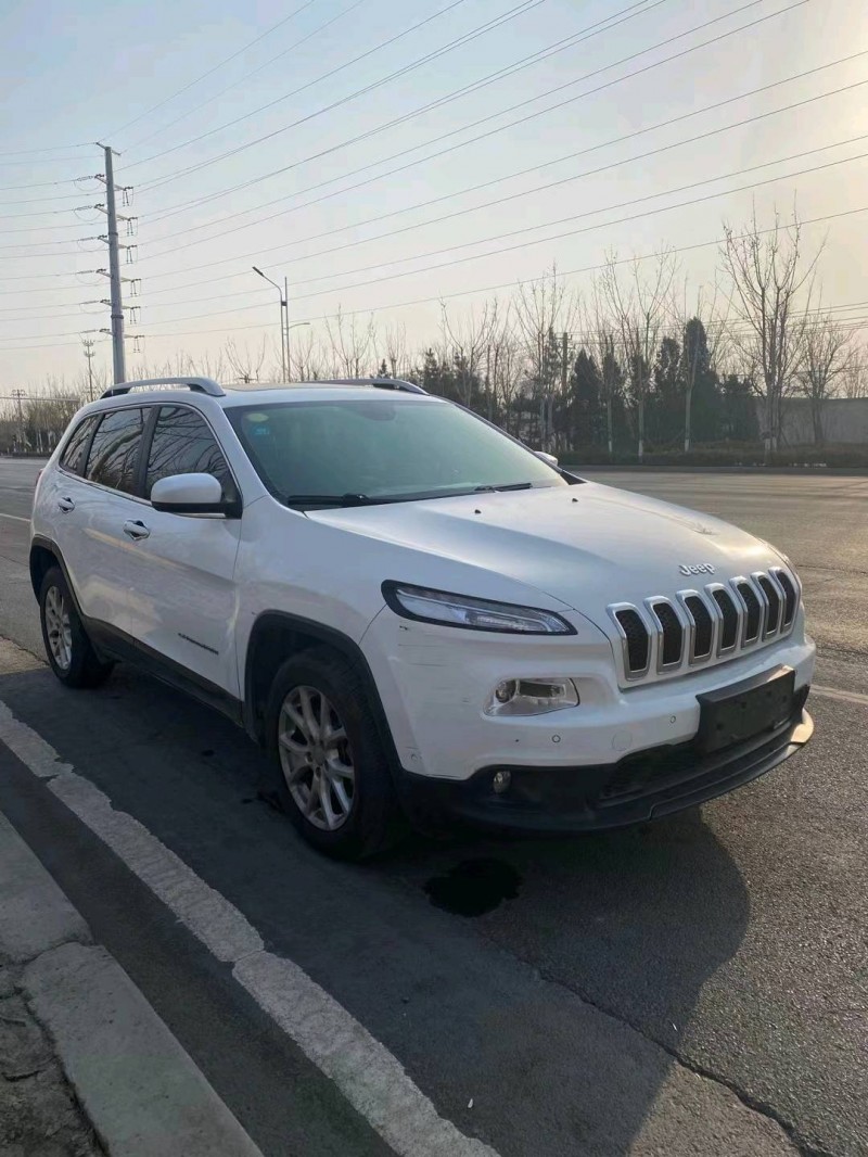 煙臺16年Jeep自由光3