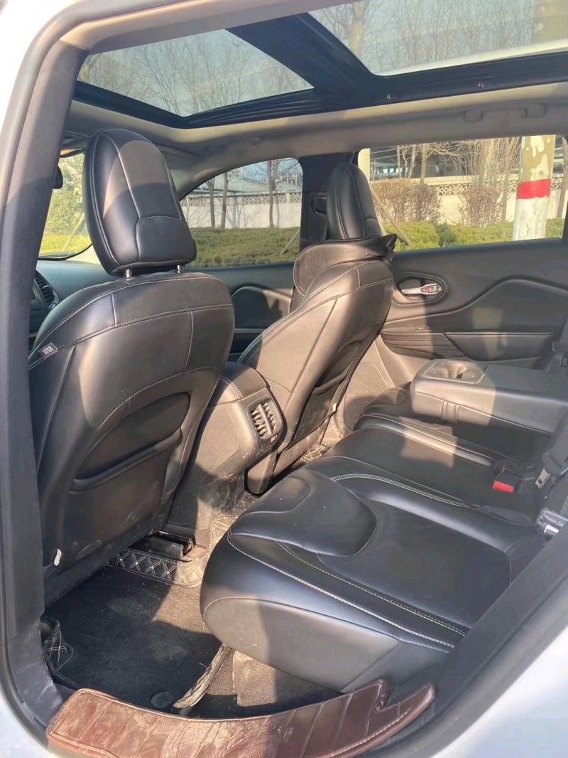 煙臺16年Jeep自由光5