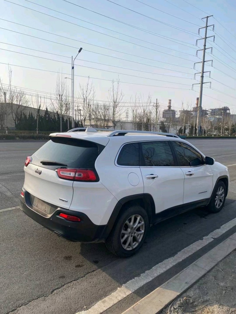 煙臺16年Jeep自由光8
