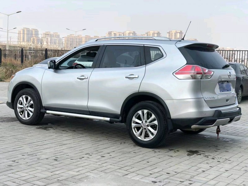 延安16年日產奇駿5