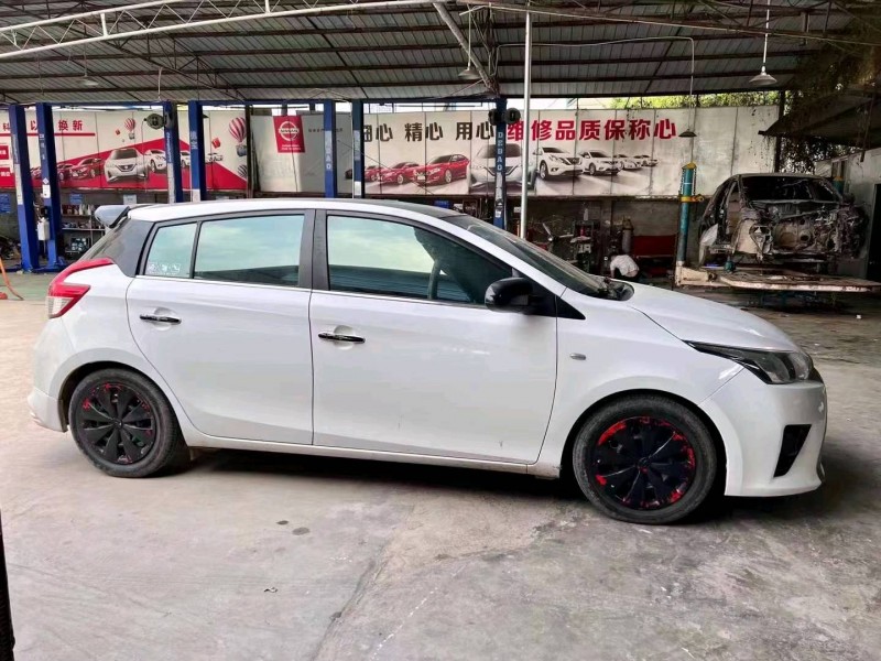 重慶16年豐田YARiS L 致炫4