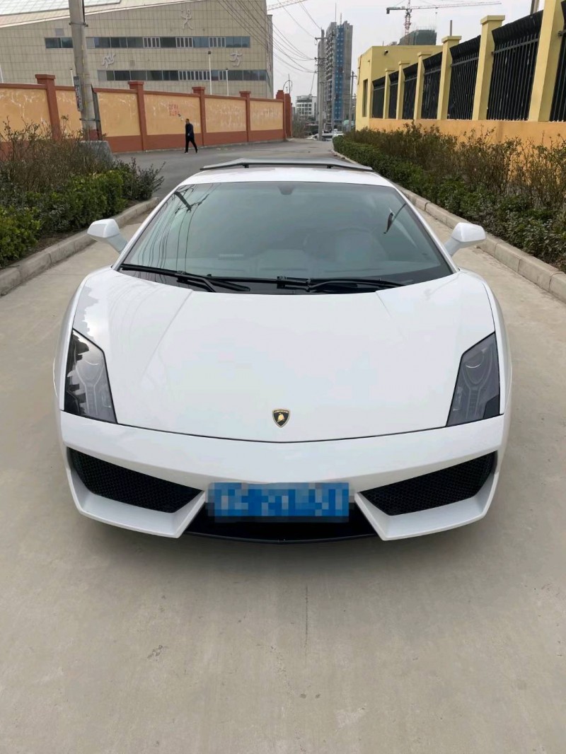 聊城11年蘭博基尼Gallardo1