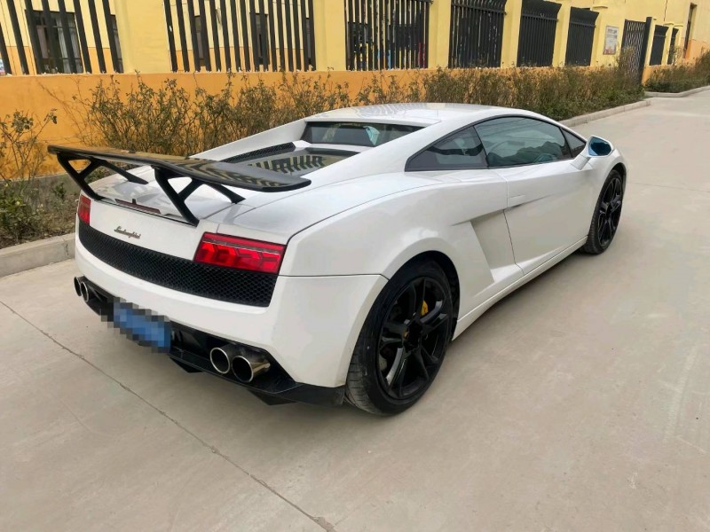 聊城11年蘭博基尼Gallardo4