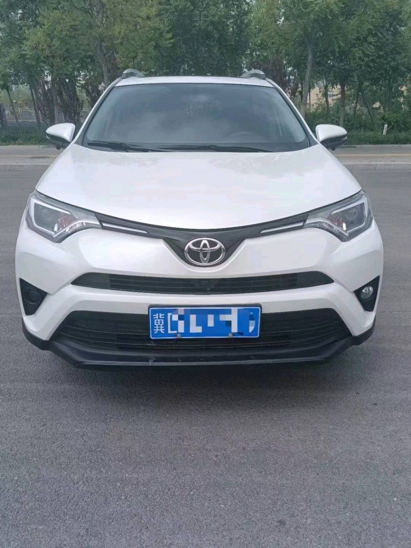 保定19年豐田RAV4榮放1