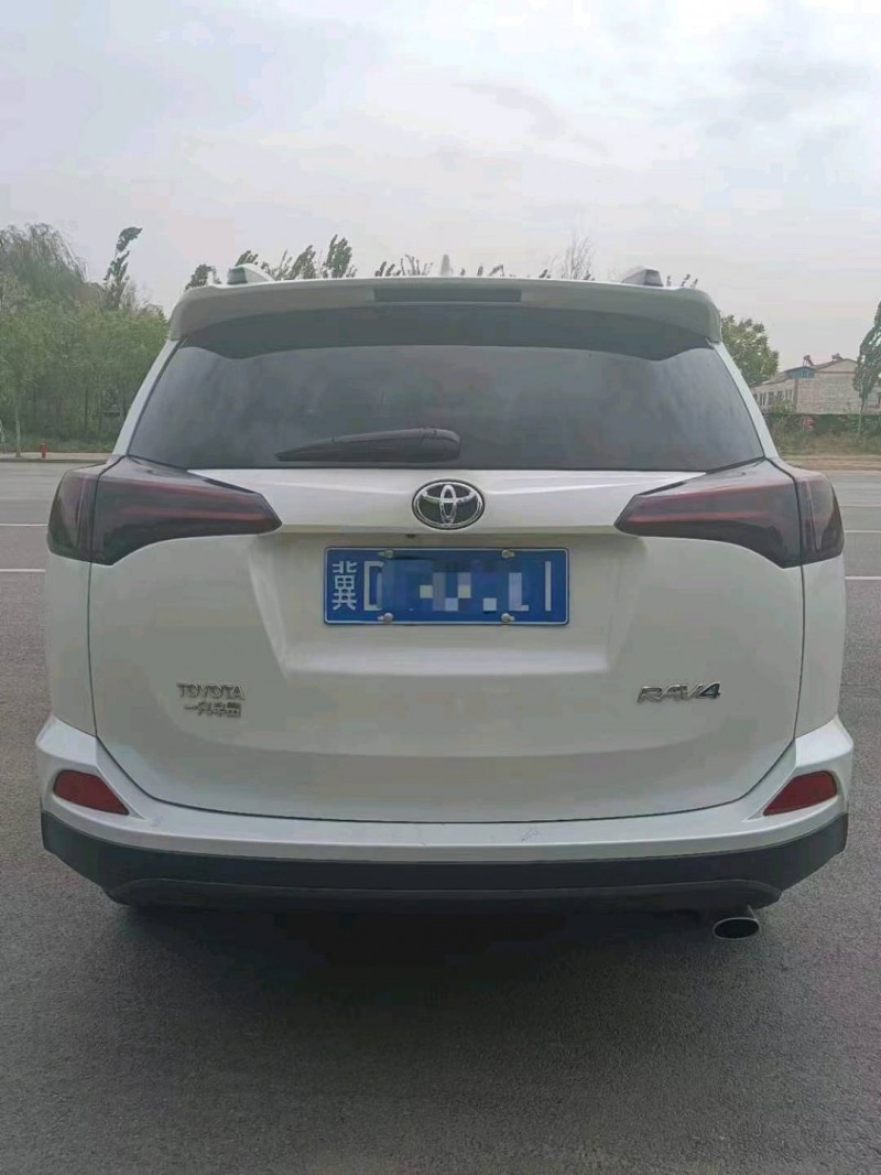 保定19年豐田RAV4榮放9