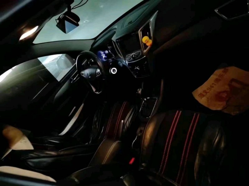 貴陽18年長安汽車CS352