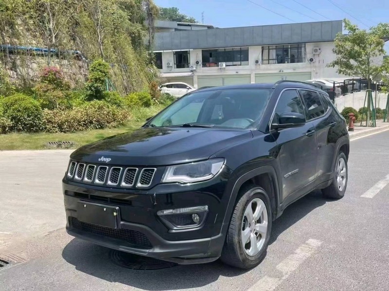汕頭18年Jeep指南者4
