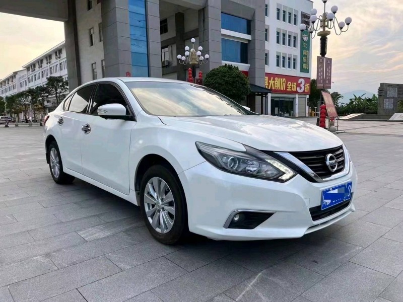漳州16年日產天籟8
