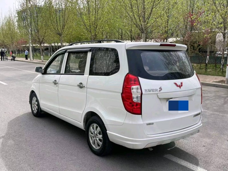 保定15年五菱汽車宏光6