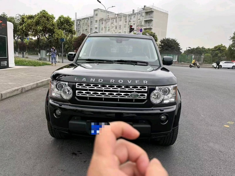 成都13年路虎發現1