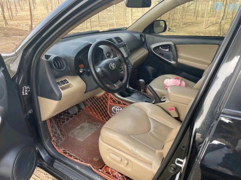 保定12年豐田RAV47