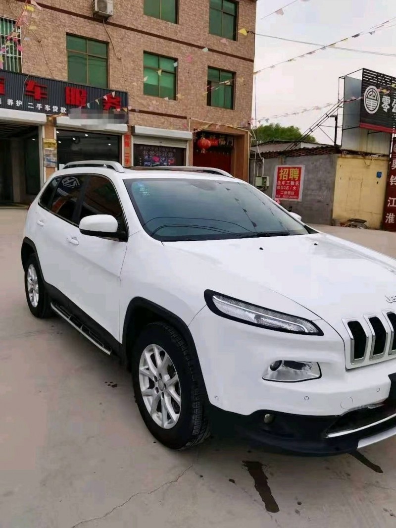 保定17年Jeep自由光2